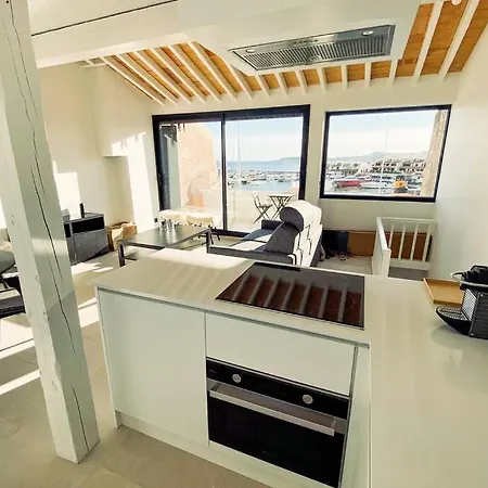 Apartment Luxe Penthouse Les Pieds Dans L'eau Saint-tropez 4 *
